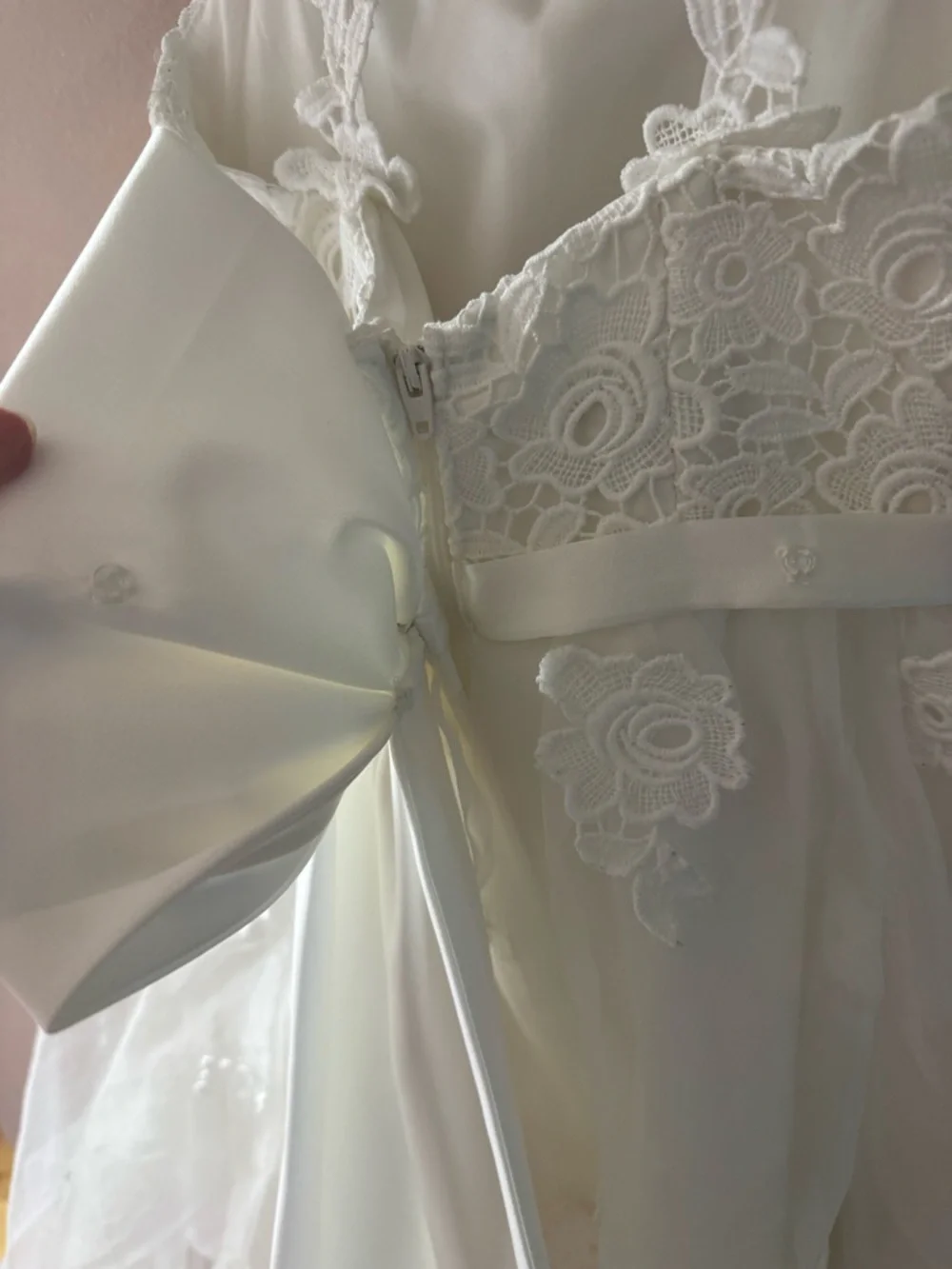 David's Bridal Ivory Floral Lace Tea Length Flower Girl Dress- Size 5 - Picture 6 of 13
